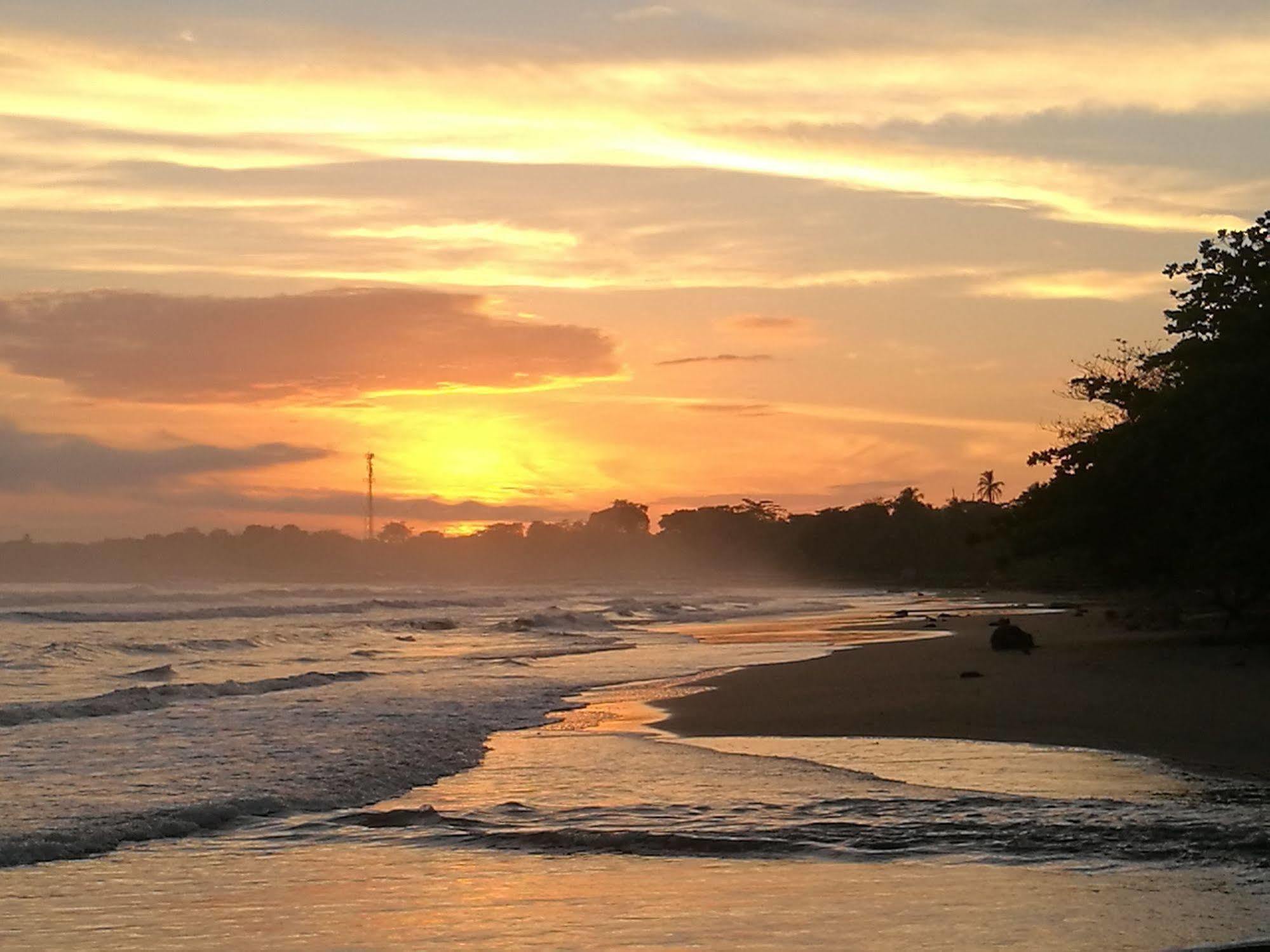 Cahuita Lodge 外观 照片